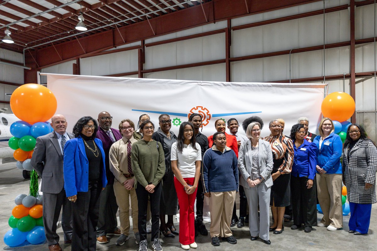 AGS_Augusta Airport tweet media