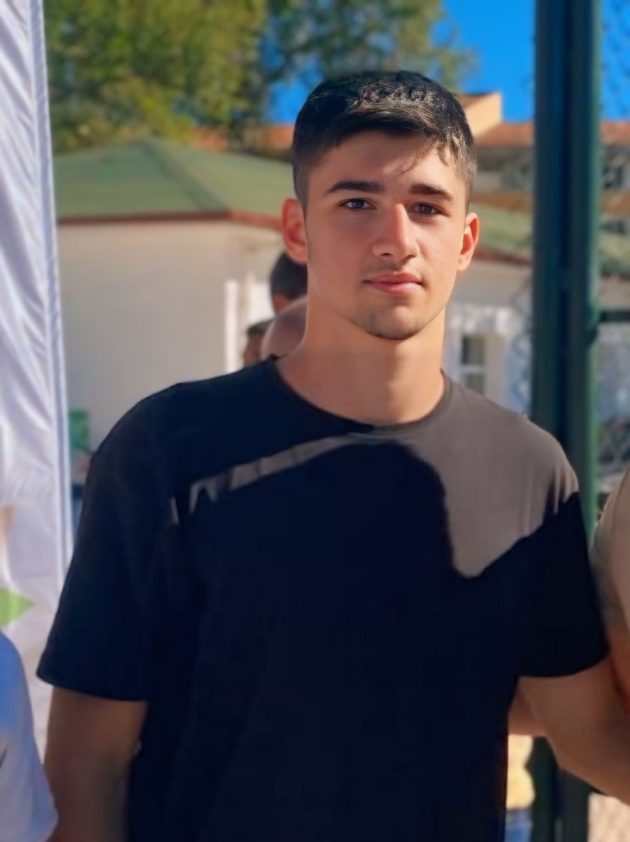 17 yaşındaki sporcu Berkay Melikoğlu, okulunda zorbalığa uğrayan çocukları korumak istediği için hedef haline getirilip defalarca bıçaklanarak katledilmişti!

Büyük Türk Milleti olarak Adalet arayan Melikoğlu ailesinin yanında olacağız. 

#BerkayİçinAdalet