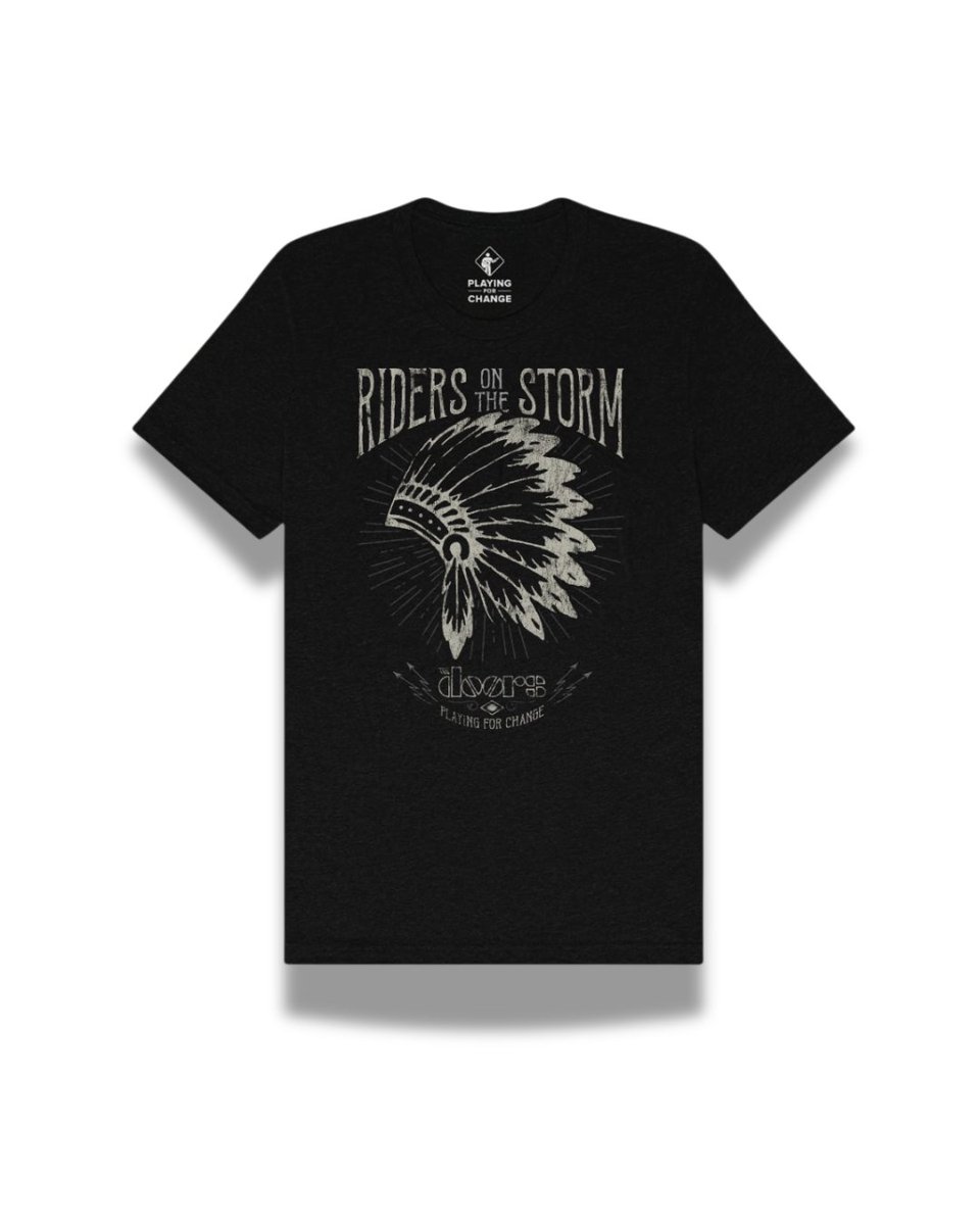 playing4change's tweet image. This shirt does more than look good; it gives back. 🤝
🎶Every Riders on the Storm tee and hat help fuel the Wicahpi Olowan Music Program.
👕Shop now: shop.playingforchange.com