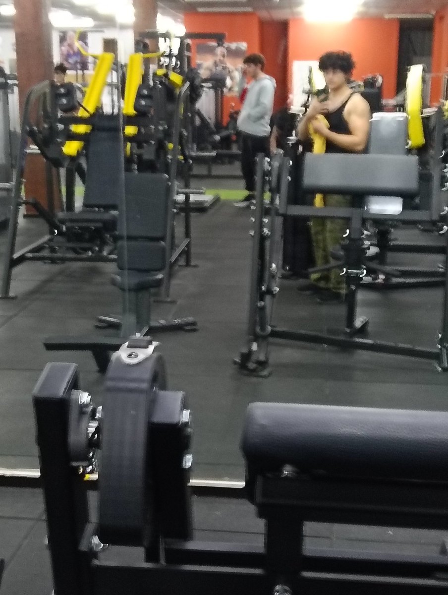 RizuPool's tweet image. Foto gym 160p