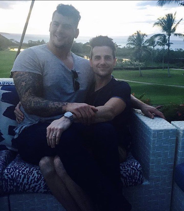 Bussin' With The Boys tweet media