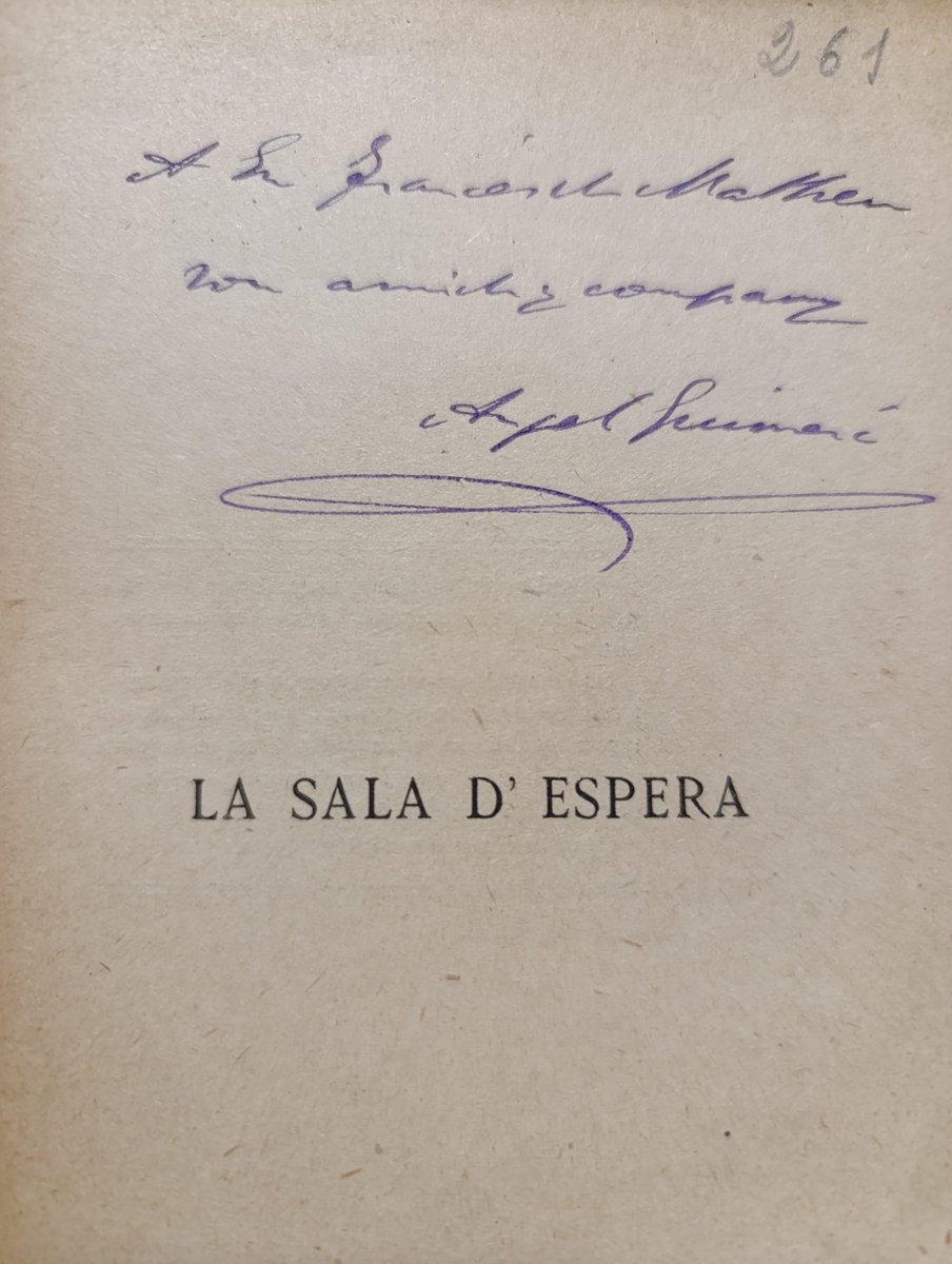 BiblioArxiuRABL's tweet photo. Qui més pot presumir d’una dedicatòria d’Àngel Guimerà a la seva prestatgeria? 😎📖

#signatura #dedicatories #boneslletres https://t.co/VLZWyRbeoQ