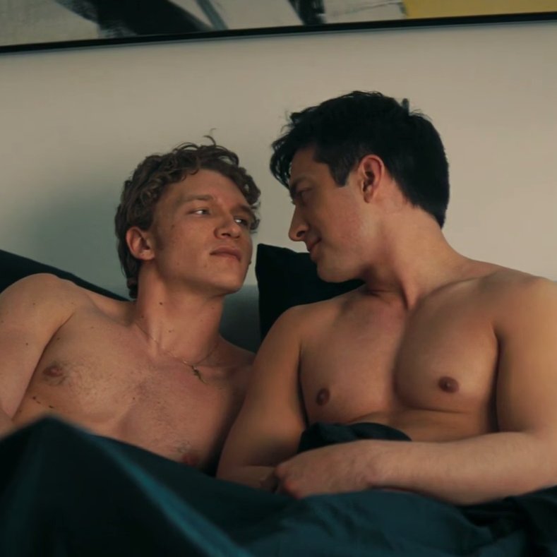 seriesemcena's tweet image. A série “Heated Rivalry”, romance LGBTQIA+ sobre hóquei que conquistou o mundo, encontrou um paralelo na vida real entre dois jogadores universitários de baseball, Aiden Phipps e Cole Philpott.

Em março de 2023, durante um jogo da Divisão III entre Beloit e Grinnell, a…