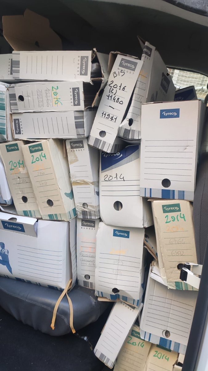 alliancepolice's tweet photo. Des sanitaires nickels.
Des véhicules flambant neufs.
Des archives entassées comme on peut.
Et une souris en observatrice du quotidien.

Voici nos conditions de travail au commissariat de #Paris Centre.
On pourrait en rire. Pas nous.

31 janvier 2026 - 11h -

#balancetonciat https://t.co/9IxZPs18ob
