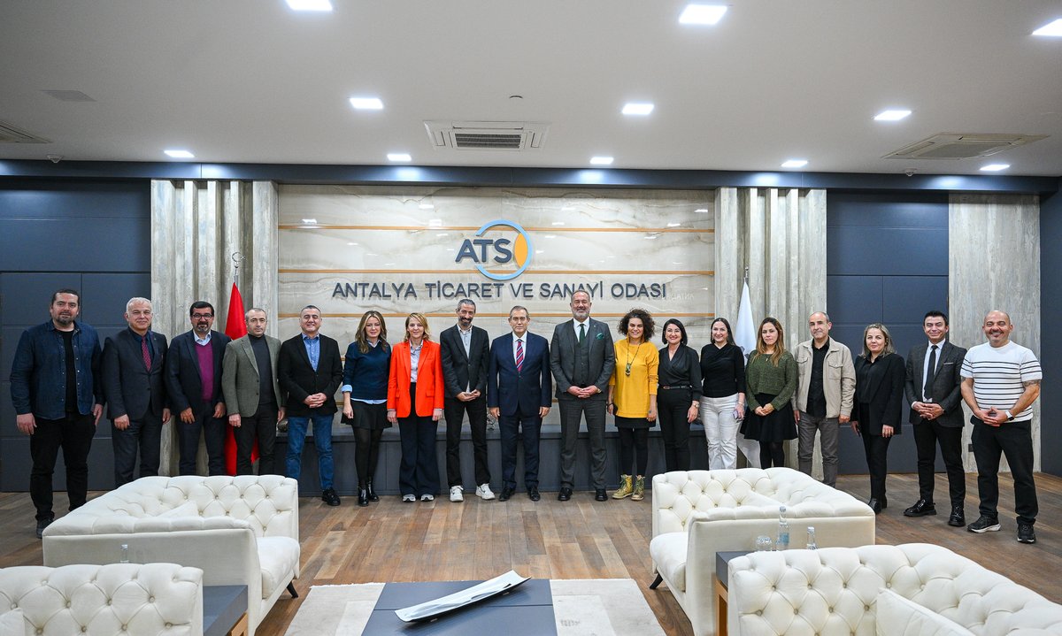 AntalyaTSO's tweet image. Yönetim Kurulu Başkanımız Yusuf Hacısüleyman, Ekonomi Muhabirleri Derneği (EMD) Antalya Temsilcisi Mehmet Çınar ve EMD üyeleriyle ATSO’da bir araya geldi. Yönetim Kurulu Başkan Yardımcımız Hakan Pakalın, Yönetim Kurulu Sayman Üyemiz Murat Totoş, Yönetim Kurulu Üyelerimiz Hatice…