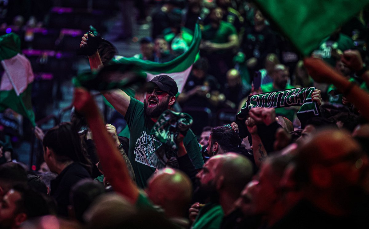 EuroLeague's tweet photo. The love doesn’t stop at away games. https://t.co/2XoIkcnta1