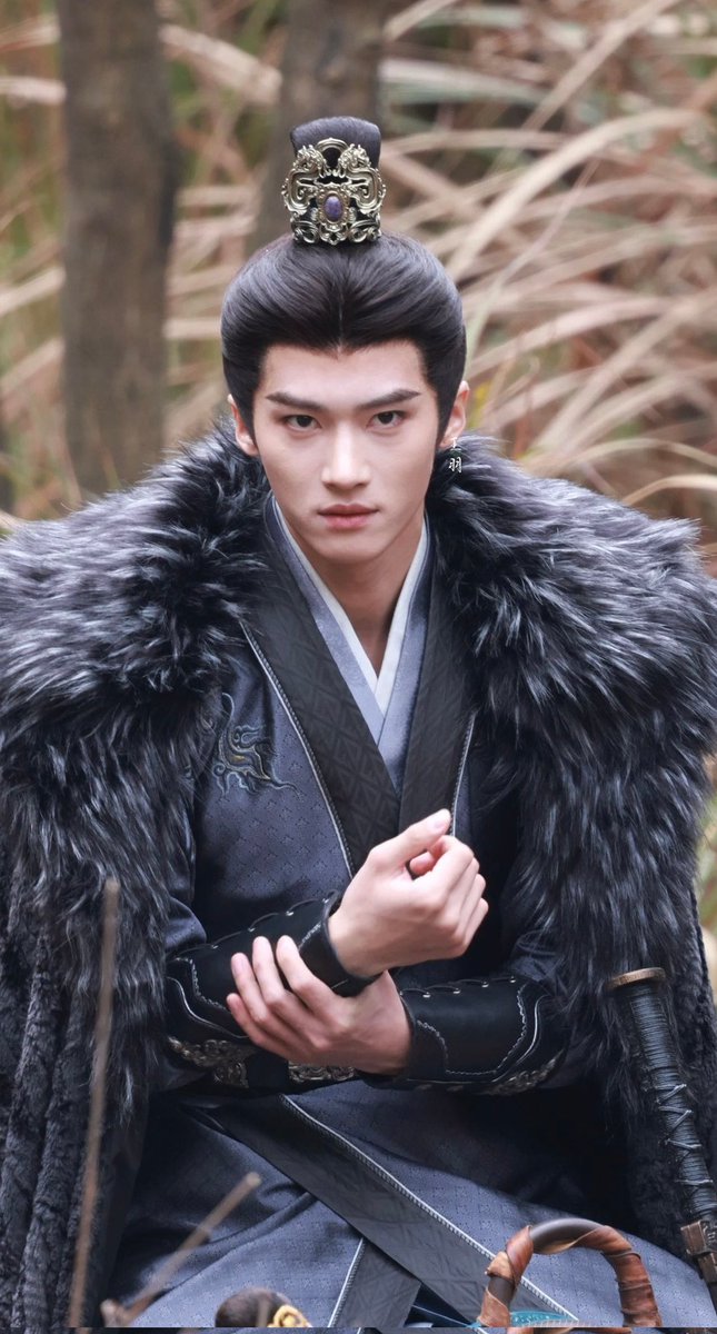 pntnn_w's tweet photo. #ฟิคจรอนันต์ #เหยียนเถียน abo
[เฉียนหยวน : อัลฟ่า | คุนเจ๋อ : โอเมก้า]

ระยะนี้กงหยวนจื่อมักจะตื่นสายอยู่บ่อย ๆ มีอาการง่วงงุนอยู่ตลอด ทั้งยังดูอ่อนเพลียไม่เหมือนปกติอีกด้วย

"เป็นอะไรไป ไม่อร่อยหรือ"
"เปล่า ข้าเพียงไม่ค่อยรู้สึกหิว"
กงซ่างเจวี๋ยยิ้มอ่อนใจ ด้วยรู้จักน้องชายดี https://t.co/930lg9I2ec