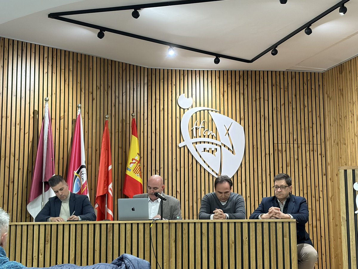 Comienza la asamblea general extraordinaria de la <a href="/UBConquense/">UB Conquense</a>