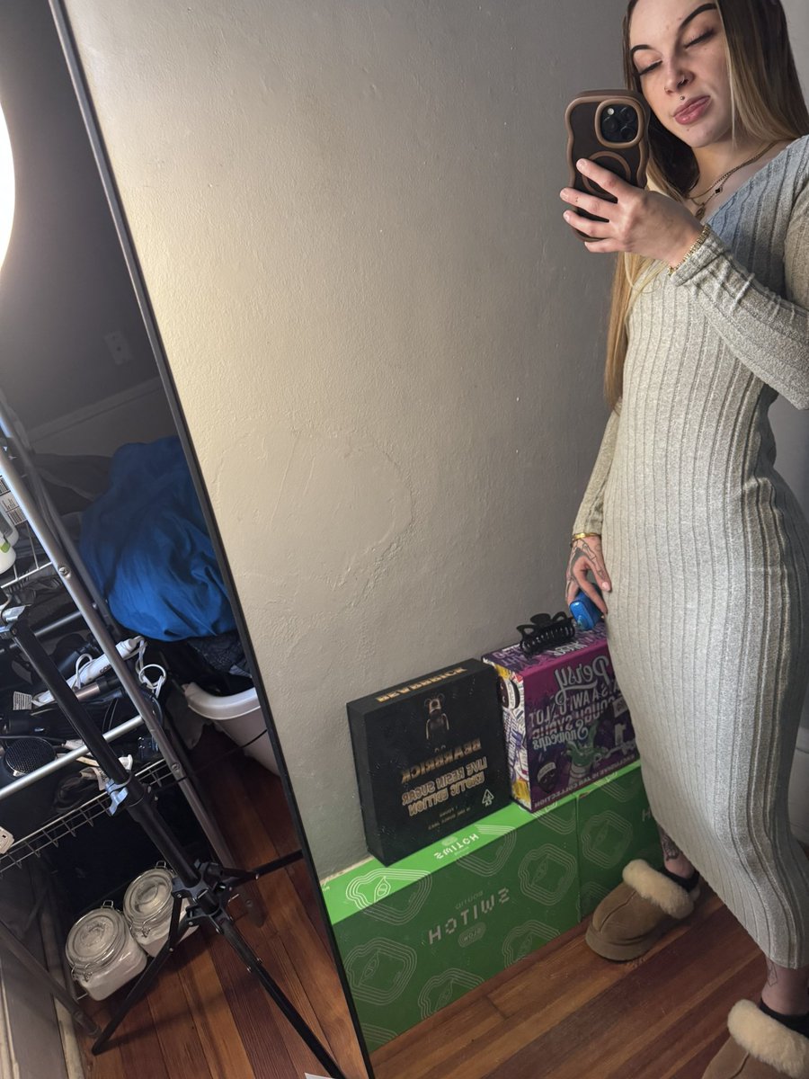 SnowXwhiteee's tweet photo. Kiss?🥰

https://t.co/qqmUN2suCo https://t.co/2Bm0jlve00