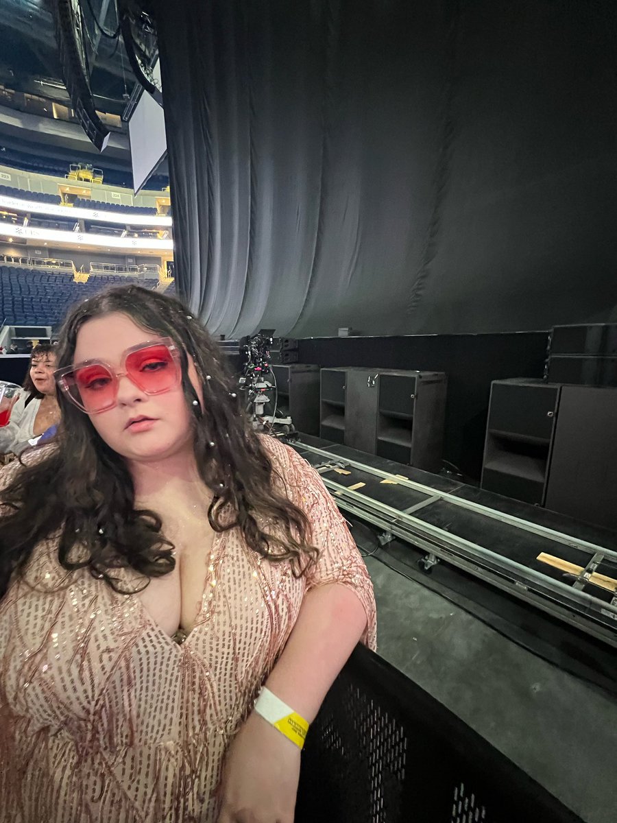 sshortcakerry's tweet image. this part 2 i’m begging