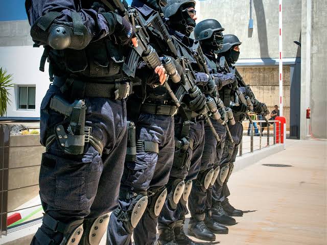 أعلن أمس عن وجود الصحفي من #مالي 🇲🇱 و هو محمد سوماري ميتاً في غرفته بالفندق في الرباط ، و قد كان في #المغرب الأقصى بهدف تغطية البطولة الكروية القارية و كذلك مشوار منتخب بلاده ، و قد توصلت <a href="/MilitaryDz/">قناة المعرفة -- Military Dz</a> لجزء كبير من الحقيقة سنسردها عليكم ، إليك واقعة "إغتيال" #محمد_سوماري 👇👇👇