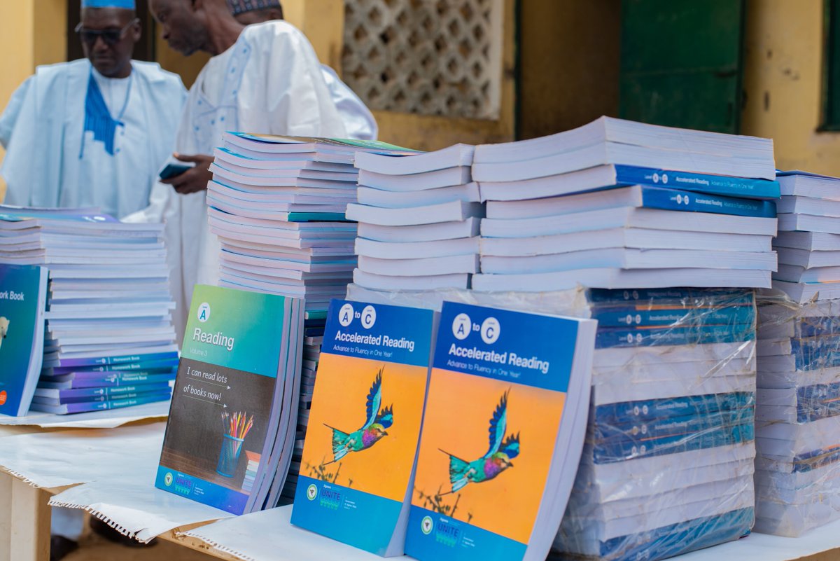 JigawaUNITE's tweet photo. From classrooms to communities, #JigawaUNITE is strengthening learning across Jigawa State.

📚 Academic materials distributed to #250 schools across 20 LGAs in partnership with SUBEB. 
📍 Latest stop: Andaruddeen Primary School, Kiyawa LH 
#EducationForAll #JigawaUNITE https://t.co/lNgPdXIfYo