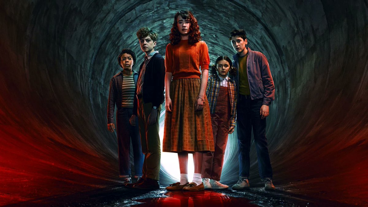 JavierWoT's tweet photo. It: Welcome to Derry ha sido un éxito porque los escritores han hecho caso a Stephen King. Pese a ser una historia que se basa en un interludio, está magníficamente narrada. Ojalá Ryan Condal (House of the Dragon) se diera cuenta de que pelearse con GRRM es un error. https://t.co/j3OBtMgIoi