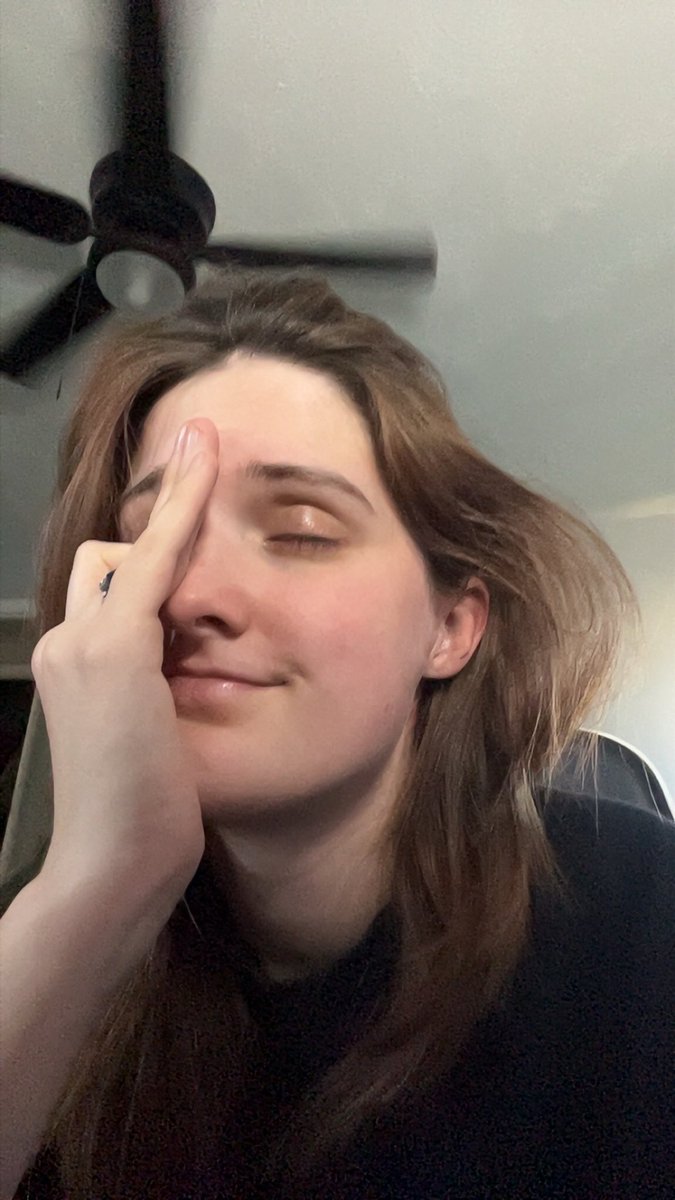 Makayluv tweet media