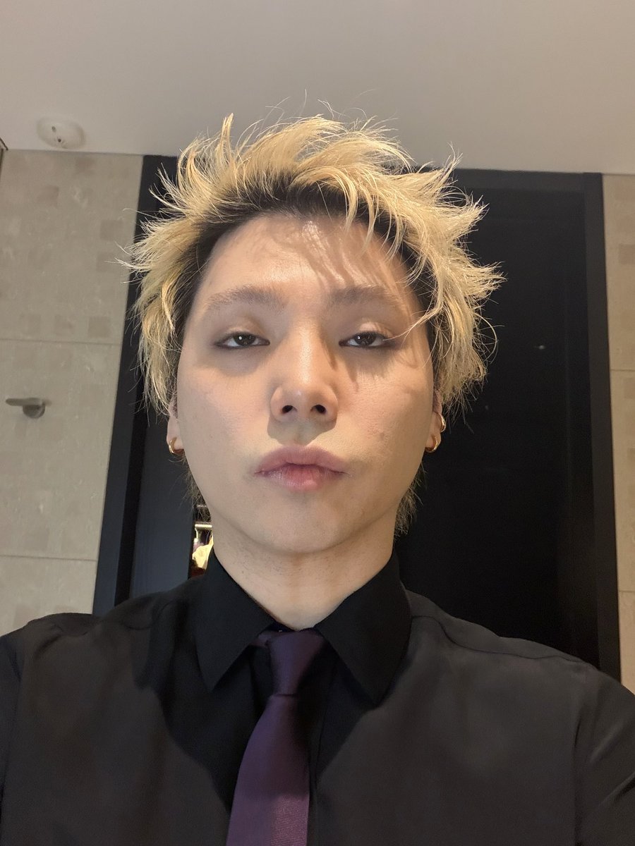 senjuKqnnonXD's tweet image. One two three