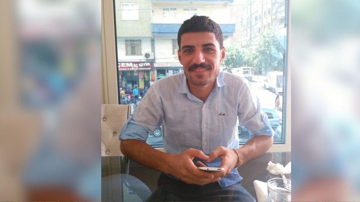 Diyarbakır’da yolsuzluğu ortaya çıkardı: 5 yıldır tutuklu 

🔴Diyarbakır’da icradan araç satışlarındaki usulsüzlüğü ortaya çıkaran icra katibi Mehmet Oğuz Ademoğlu, 5 yıldır tutuklu. Ademoğlu, 20 Ocak’ta 14’üncü kez hakim karşısına çıkacak.

nupel.tv/diyarbakirda-y…