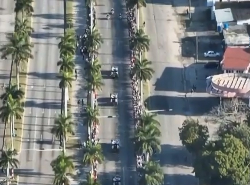 Arriban a la Patria los restos mortales de 32 combatientes caídos heroicamente durante el ataque perpetrado por  gobierno de los Estados Unidos contra la hermana República Bolivariana de Venezuela. 
#HonorYGloria
#CubaEstáFirme <a href="/AndreiArmasBra6/">Andrei Armas Bravo</a> <a href="/Dailanysca99151/">Dailanyscastillo</a> <a href="/quintero_lianet/">Lianet Cárdenas Quintero</a>