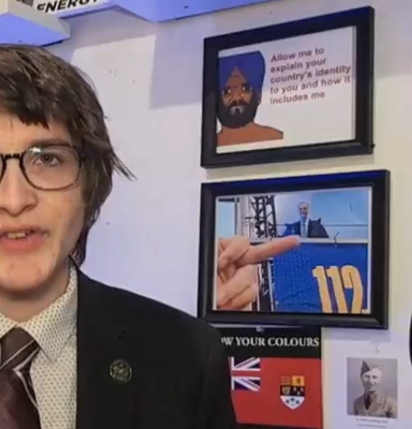 AntifaDeer's tweet image. This fucking dork printed out a racist meme, framed it and put it on his wall. Levels of loser behaviour rarely achieved before….