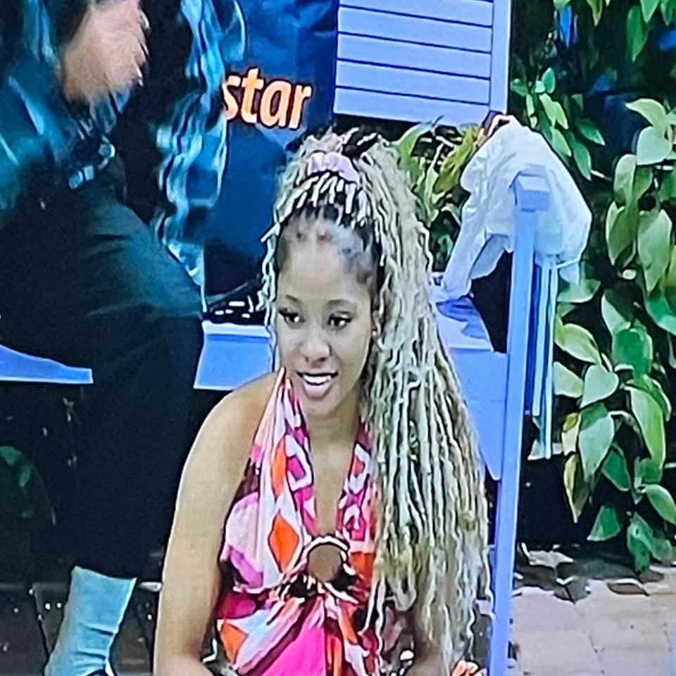 Didimothobi's tweet photo. The Queen needs to be protected at all costs .🥺

Rustenburg Stand Up!!🪖🪖

#BBMzansiS6 #BBMzansi #Didi #Daisies 🥺 https://t.co/AOd37wWFuK