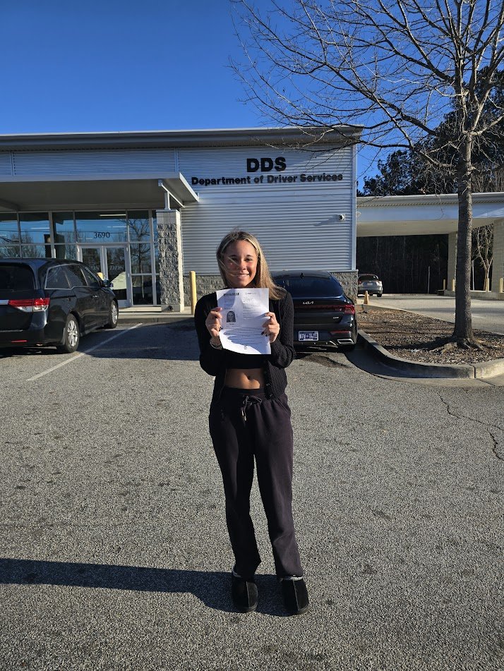 UsheryPeyton's tweet image. 1st official drive with my license - to the fields... 🥎
#RoadReady #DriveMode #LicenseUnlocked