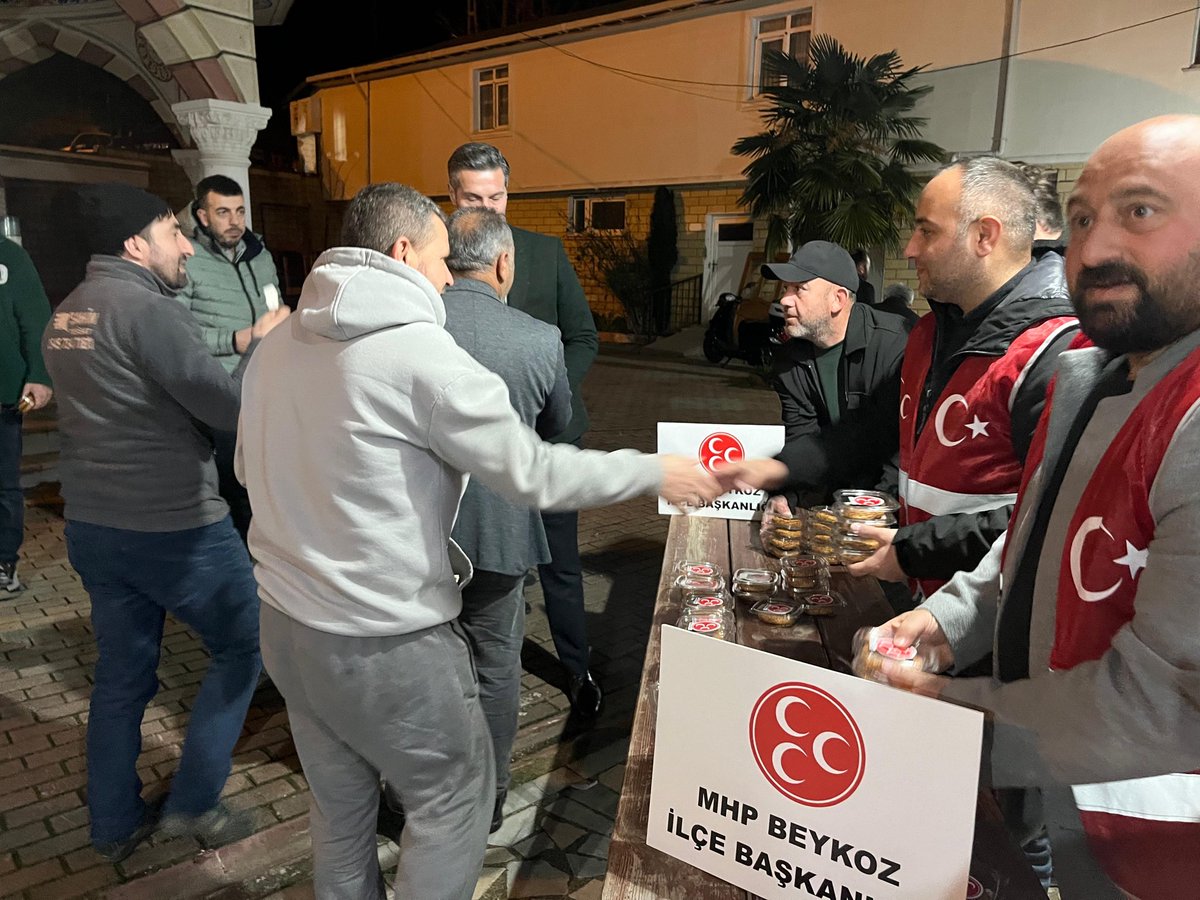 mhpbeykoz's tweet photo. 📍 #RİVA MERKEZ CAMİİ

📌 MİRAÇ KANDİLİ PROGRAMI

MHP Beykoz 6. Bölge Başkanımız Murat TURAN koordinasyonunda, Mahalle Başkanımız Ramazan ÇAVLAN ve Mahalle Teşkilâtımız, İlçe Başkan Vekîlimiz Salih DURSUN, İlçe Sekreterimiz Mehmet ÇÜRÜKSU, İlçe Başkan Yardımcımız Eyüp ERKAN’ın da katılımıyla mahalleli komşularımızla kandil tebrîkleşmesi gerçekleştirerek simit ikrâmında bulundular. 🧿 🌙

BİZ BEYKOZUZ BEYKOZ BİZİZ 

@_MHPistanbul_ @sertel_selim @YasarKaba17 @Emrecomlekcii