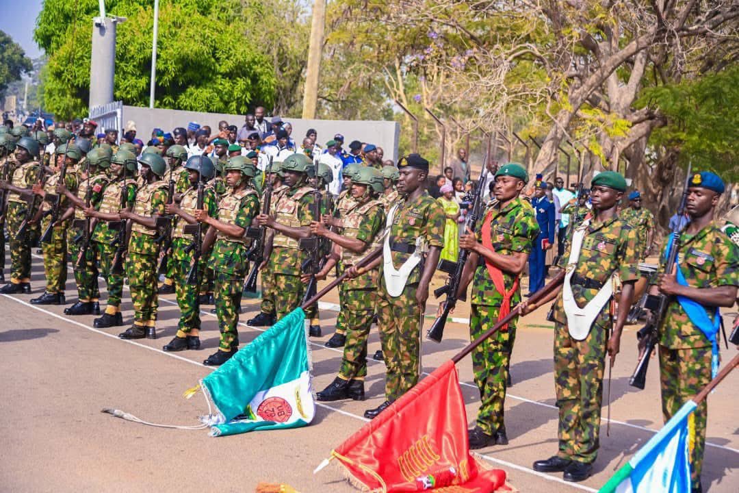 GOVERNOR MUTFWANG LAYS WREATH IN HONOUR OF FALLEN HEROES, PROMISES CONTINUED SUPPORT TO ARMED FORCES 

The Executive Governor of Plateau State, His Excellency, Barr. Caleb Manasseh Mutfwang, on Wednesday joined other dignitaries at the Armed Forces Remembrance Day celebration,