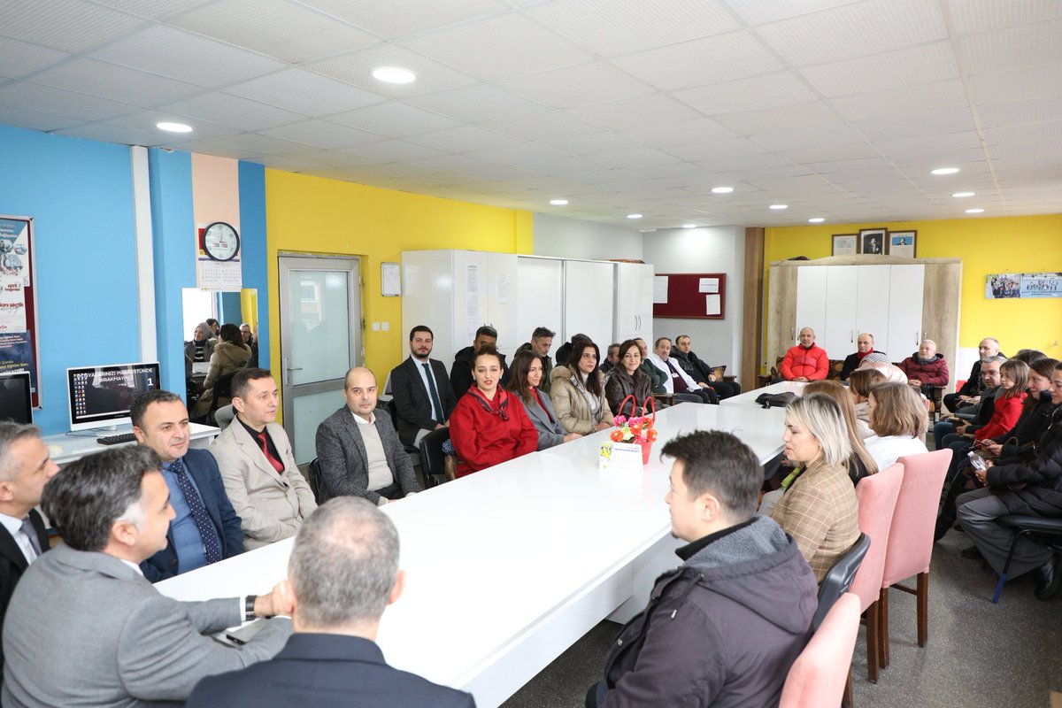 📍Fatsa 

İl Millî Eğitim Müdürümüz Sayın Mehmet Fatih Vargeloğlu, Fatsa Şehit Ümit Karamustafa Ortaokulunu ziyaret ederek yönetici ve öğretmenlerimiz ile bir araya geldi.

#eğitimkentiORDU
#Ordu

<a href="/tcmeb/">Millî Eğitim Bakanlığı</a> <a href="/Yusuf__Tekin/">Yusuf Tekin</a> <a href="/TCOrduValiligi/">Ordu Valiliği</a> <a href="/mhilmiguler/">Dr. Mehmet Hilmi Güler</a> <a href="/mfvargeloglu/">MEHMET FATİH VARGELOĞLU</a>