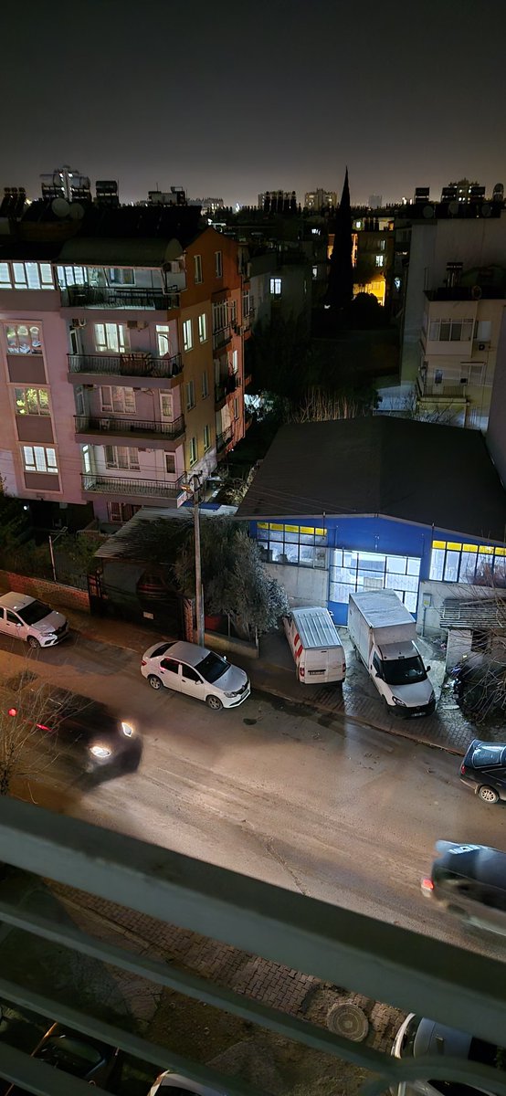 rakbay07's tweet photo. @AEDASDestek merhabalar daha öncede bildirmistim etiler mahallesi etiler fırını önü sokak lambaları arızalı 10 dakika yanıyor 50 dk sönüyor arıza kaydı acabilirmiyiz https://t.co/o3bhNJkwth