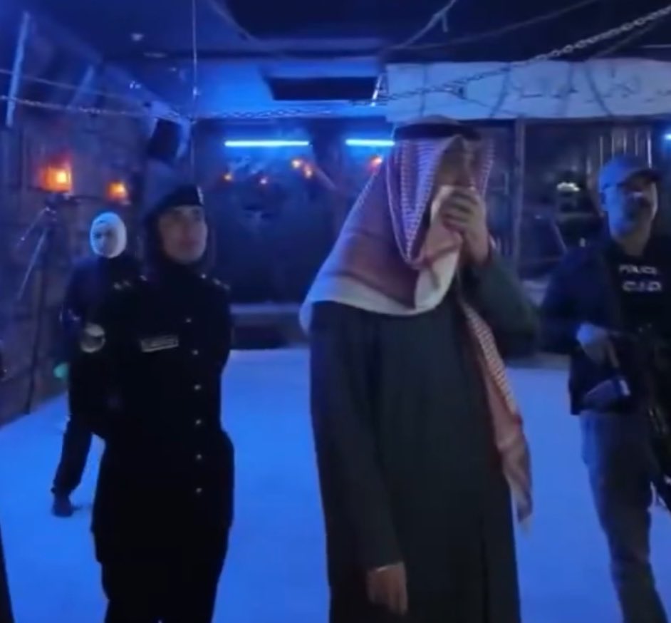 النائب الأول لرئيس مجلس الوزراء ووزير الداخلية الشيخ #فهد_اليوسف_الصباح  يشرف على ضبط #حسينية غير مرخصة داخل