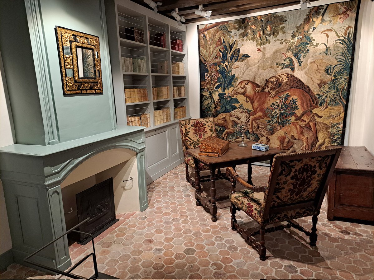 La Ville de Château-Thierry vient d'achever la rénovation du musée Jean de La Fontaine, projet auquel j'avais activement participé il y a quelques années. Les œuvres d'Oudry, de Vleughels, de Chagall, de Cocteau et bien d'autres trouvent enfin un écrin digne d'elles !