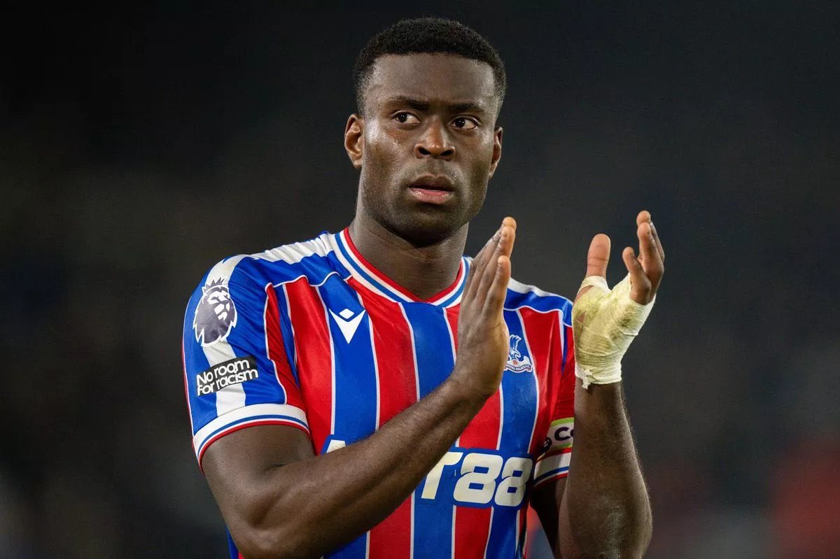 Chelsea_Arb's tweet image. 🚨🔵 استطلعت تشيلسي حول مارك غويهي الصيف الماضي واستبعد التعاقد معه. ويبقى أن نرى ما إذا كان تشيلسي سيغير موقفه ويعود لمحاولة التعاقد مع المدافع.

عبر | @JacobsBen