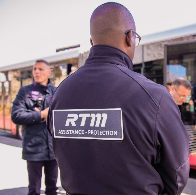 Soutien à la passagère victime d’une agression verbale dans un bus. 

Bouton SOS activé.
GAP mobilisé.
Auteur interpellé.

C’est le choc d’autorité, rendu possible par l’armement des agents du GAP !

Merci aux agents pour leur efficacité au service de la protection des usagers 💪🏼