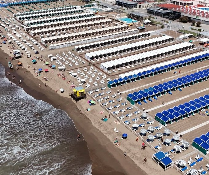 sixtocristiani's tweet image. Les propongo un sueño para Mar del Plata. Playas para la gente. No para que un concesionario dudoso te cobre $150.000 por una carpa. 
La playa es de la gente y a la gente tiene que volver.