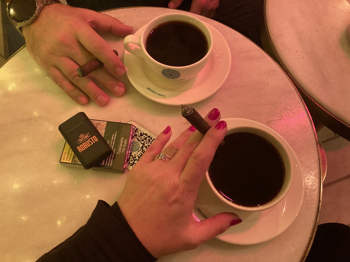 Bi puro.. Bi Kahve.. Bi Kardeş..

#Kadıköy 
#7Bella