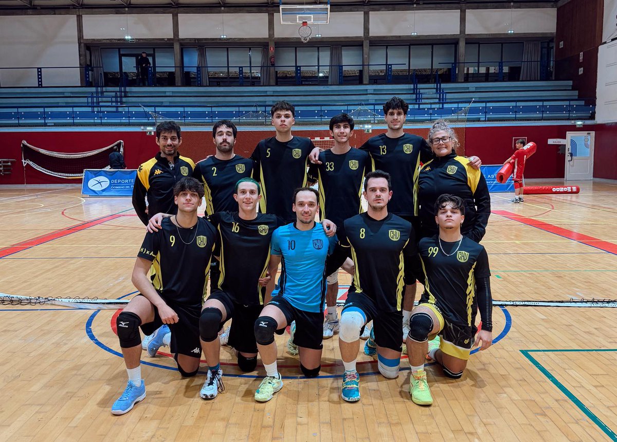 🏐 Desde el departamento de extraescolares queremos dar la enhorabuena a Leo, entrenador del infantil "B" de voleibol, por su debut en 1° División Nacional.

🤝🏻 ¡Estamos muy contentos de poder contar con personas como Leo!

😍 Enhorabuena y a por más éxitos