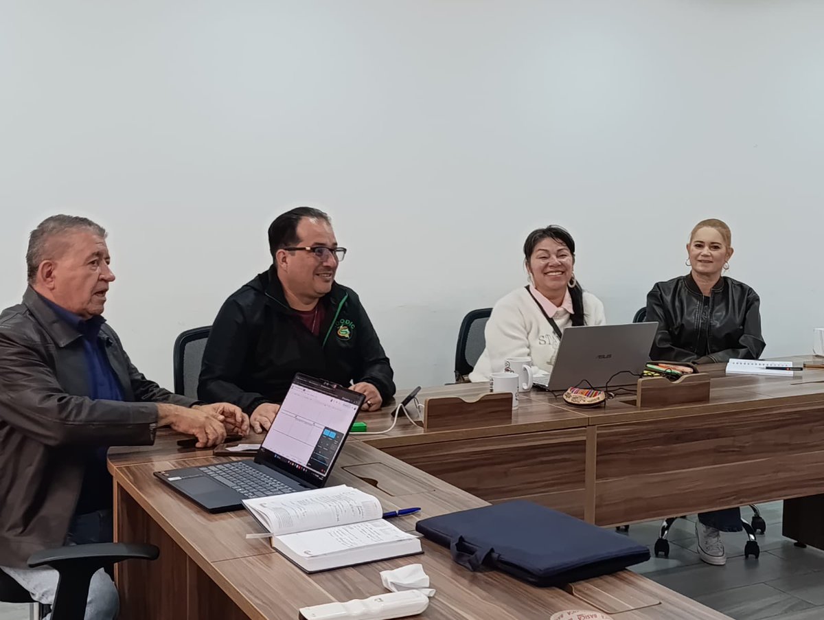 🗓️ Primera reunión de permiso sindical 2026.
Avanzamos en la planeación y cronograma del año, así como en el relacionamiento institucional con la SED y el MEN.
Seguimos organizándonos para una gestión sindical articulada y efectiva.
#SINDODIC