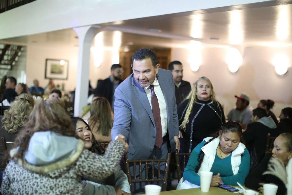 NexoInformativo's tweet photo. Alcalde @CruzPerzCuellar comparte posada con comerciantes del Mercado Riveras
Convivio en la posada de los comerciantes del Mercado Riveras https://t.co/ISZXuRnQoC