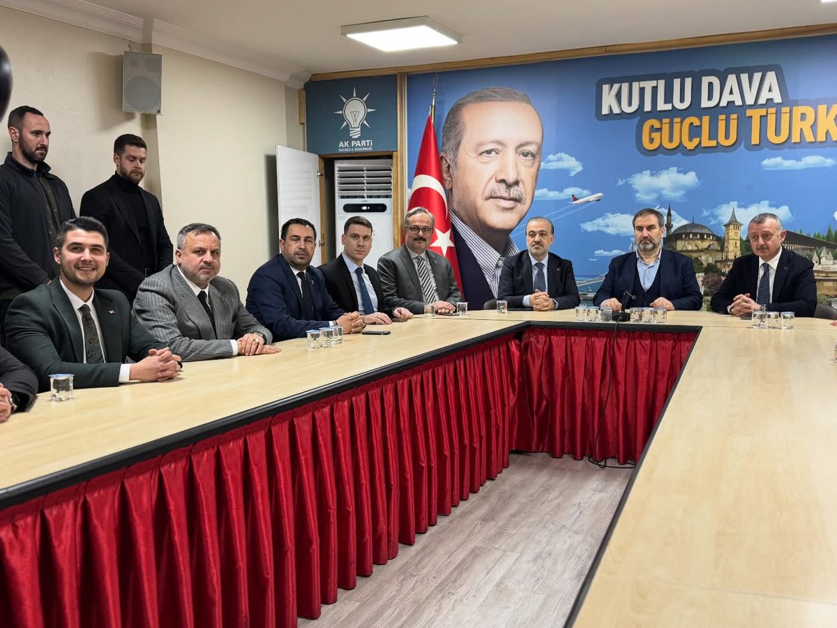 DCSiviloglu's tweet image. Genel Başkan Yardımcımız, AR-GE ve Eğitim Başkanımız Sayın @mustafasenbd ’i İl Başkanlığımızda misafir ettik. Sn. Başkanımıza kıymetli katkıları ve nazik ziyaretleri için teşekkür ediyorum.