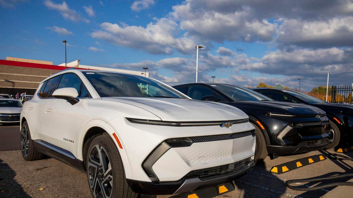 1077TheFox's tweet photo. Over 80,000 Electric Vehicles Recalled Because They Don't Make Enough Noise | 107.7 The Fox https://t.co/zuwiT7YyJi https://t.co/SHugiLgyQ0