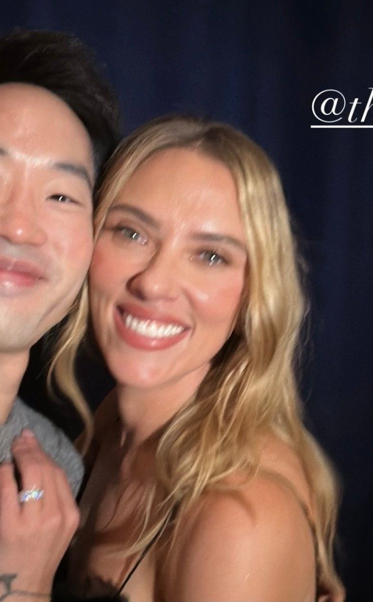 Scarlett Johansson fans tweet media