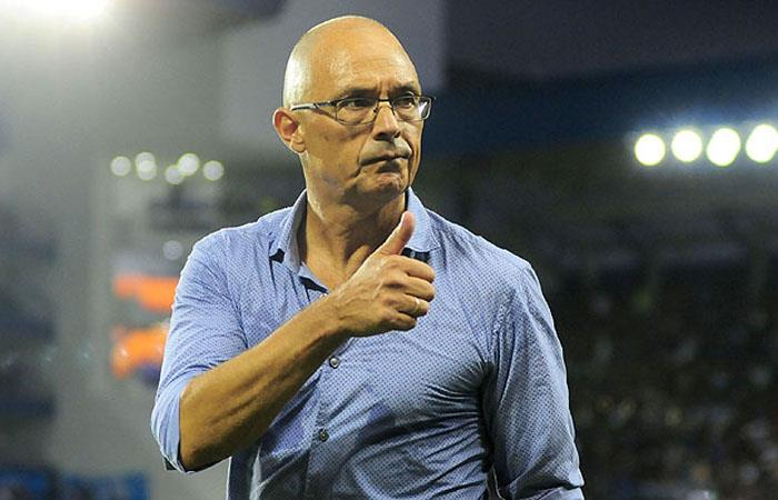 🇺🇾Es la primera vez que se enfrentarán dos técnicos uruguayos en la final de la Superliga

👉Pablo Repetto y Alfredo Arias se medirán para conocer quien será el segundo técnico uruguayo en ganar el titulo que se disputa desde 2012

🔥#ElVbarCaracol