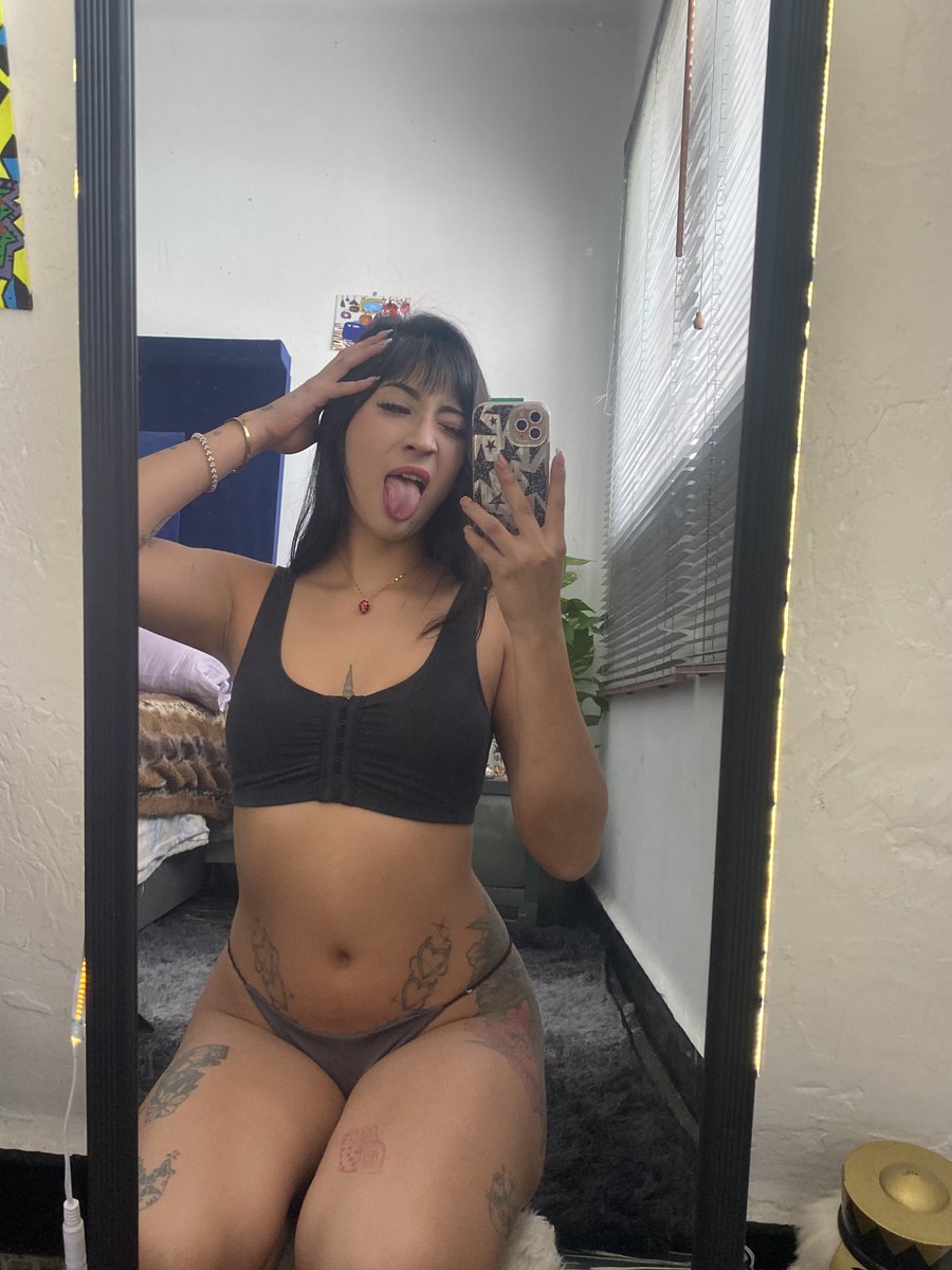 tevebb's tweet image. Holaaa??? 
PERO SALUDAAA PUES 👼🏻