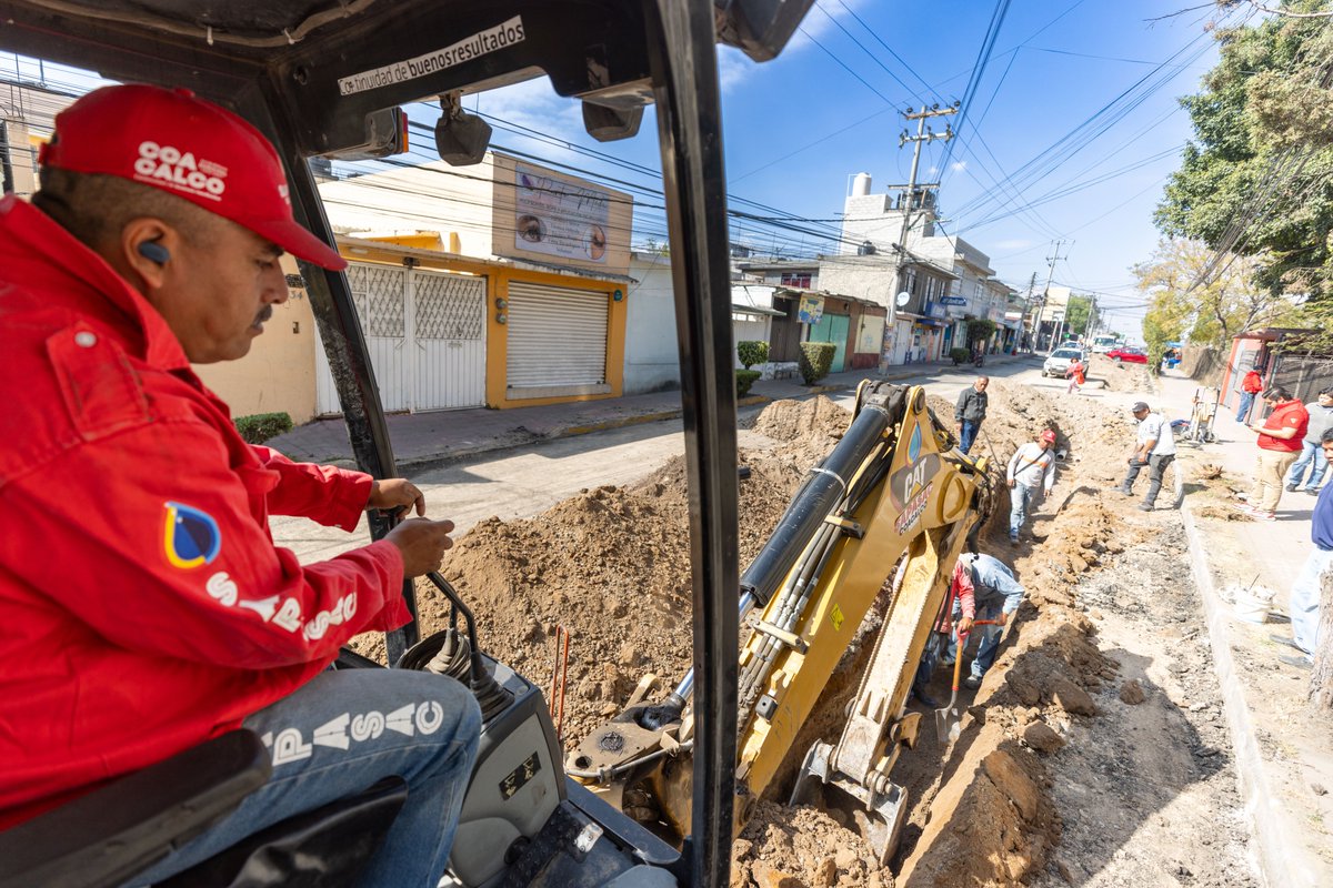 GobCoacalco2022's tweet image. Junto a los trabajos de repavimentación en la Av. Hank González, #SAPASAC está llevando a cabo la rehabilitación de la red de agua, la renovación de tomas y descargas domiciliarias.
👉 Recuerda que avanzamos por tramos para reducir las molestias. ¡Gracias por tu comprensión! 👷‍♂️💧