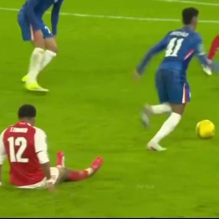 This isn't edited, this isn't AI.

Estevao put Timber on his ass.