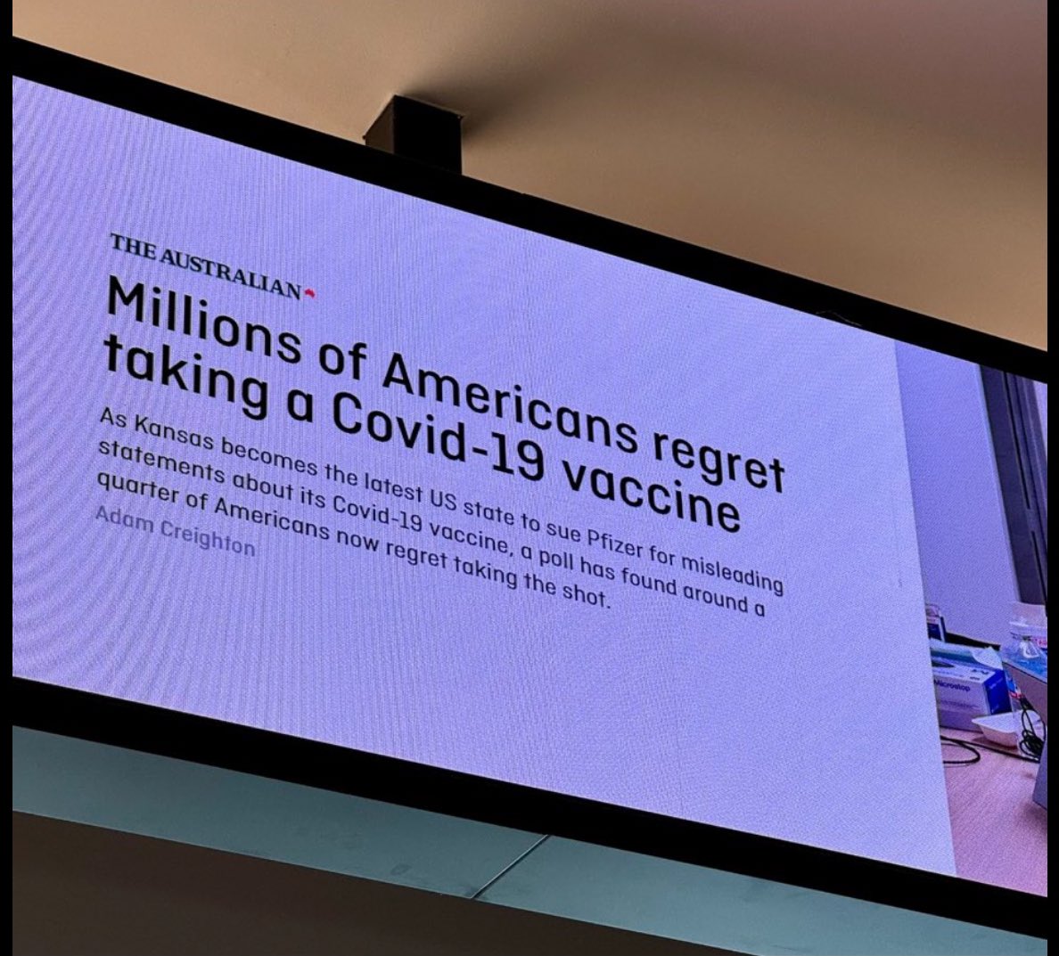 BGatesIsaPyscho's tweet image. Spotted in an Airport Lounge in Australia 

Fact Checked True ✅ and it’s not just Americans.