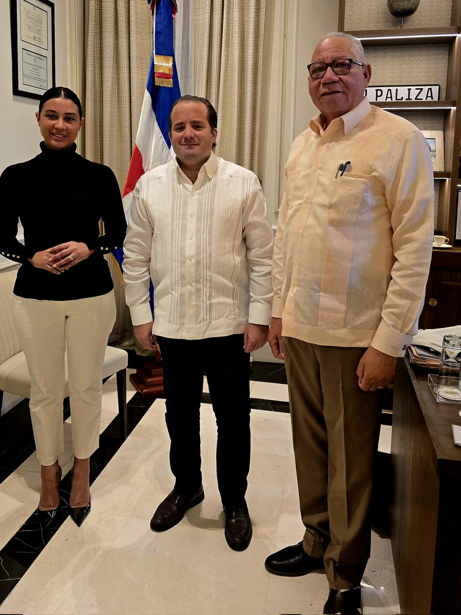 Reunión con el ministro de la presidencia, José Ignacio Paliza, donde pasamos revista a los premios Juan Pablo Duarte,ley de Ordenamiento Territorial,
 y  pensiones a los ex-alcaldes con enfermedades catastróficas.<a href="/luisabinader/">Luis Abinader</a> <a href="/DavidColladoM/">David Collado</a> <a href="/JosePaliza/">Jose Paliza</a> <a href="/kelvincruzrd/">Kelvin Cruz</a> <a href="/FEDODIMRD/">FEDODIM RD</a>