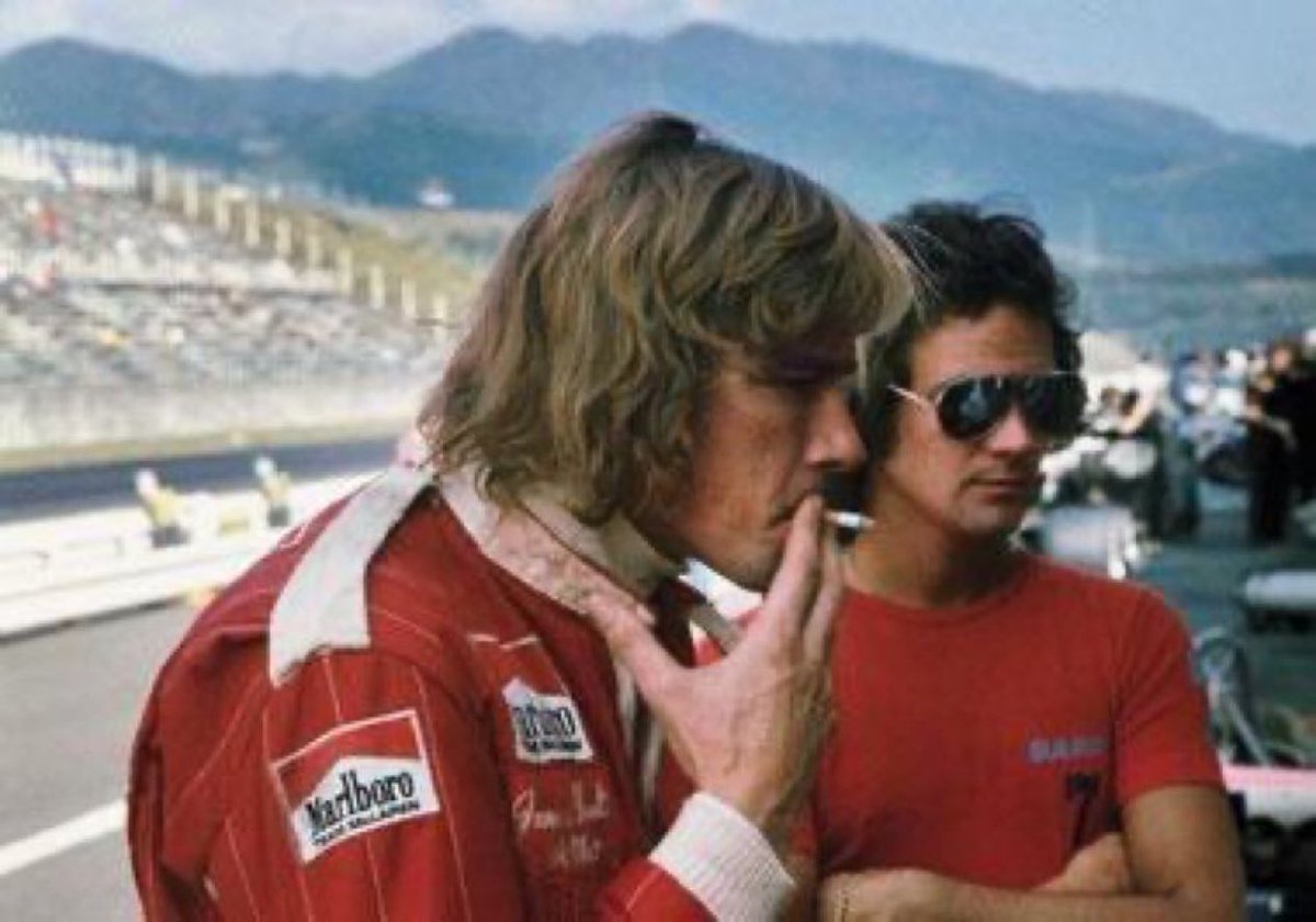 James Hunt and Barry Sheene. In the days before men could get pregnant 🍺🚬🤭🤣