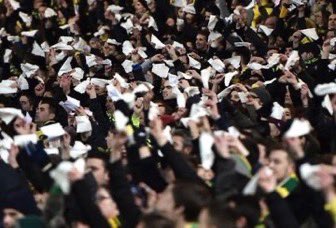 اللي يحمل ذرة حب بسيطة لشعار مدريد.. انشروا هذا الهاشتاق في كل مكان

لا توقفون أبدًا ، مدريد طايح بالارض وما راح يشيله وينقذه الا جمهوره فقط

اين انتم
 #FlorentinoDimision