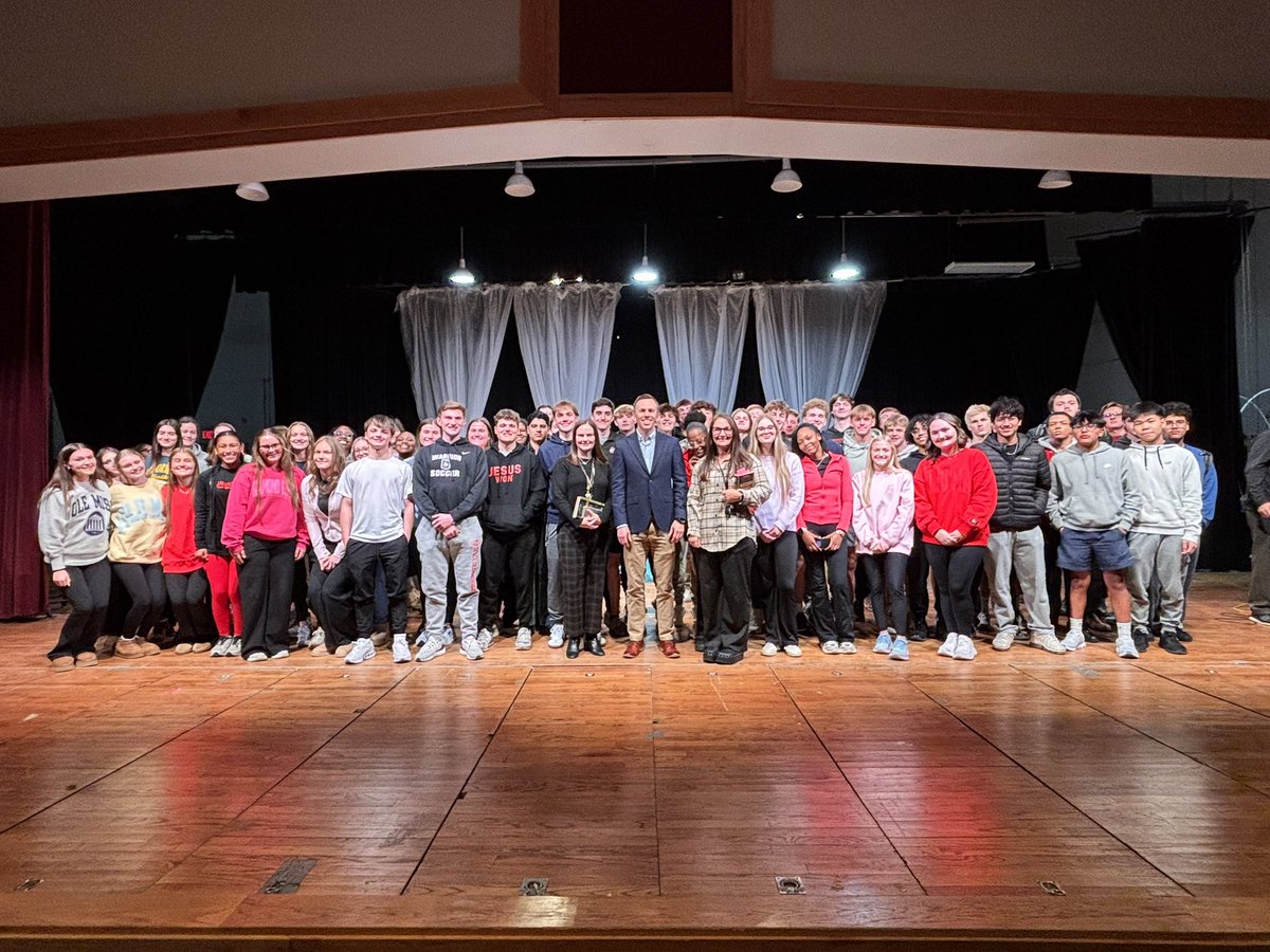 MSStateAuditor's tweet image. State Auditor @ShadWhite was honored to visit with Corinth High School students to discuss the State Auditor’s Office (and a little college football).