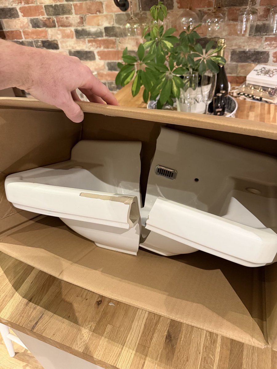 danielcope460's tweet photo. Hi @Victorianplumb there is a slight issue with my delivery that arrived today. Can you please contact me so that you can rectify the issue? https://t.co/BKHFgGC2H9